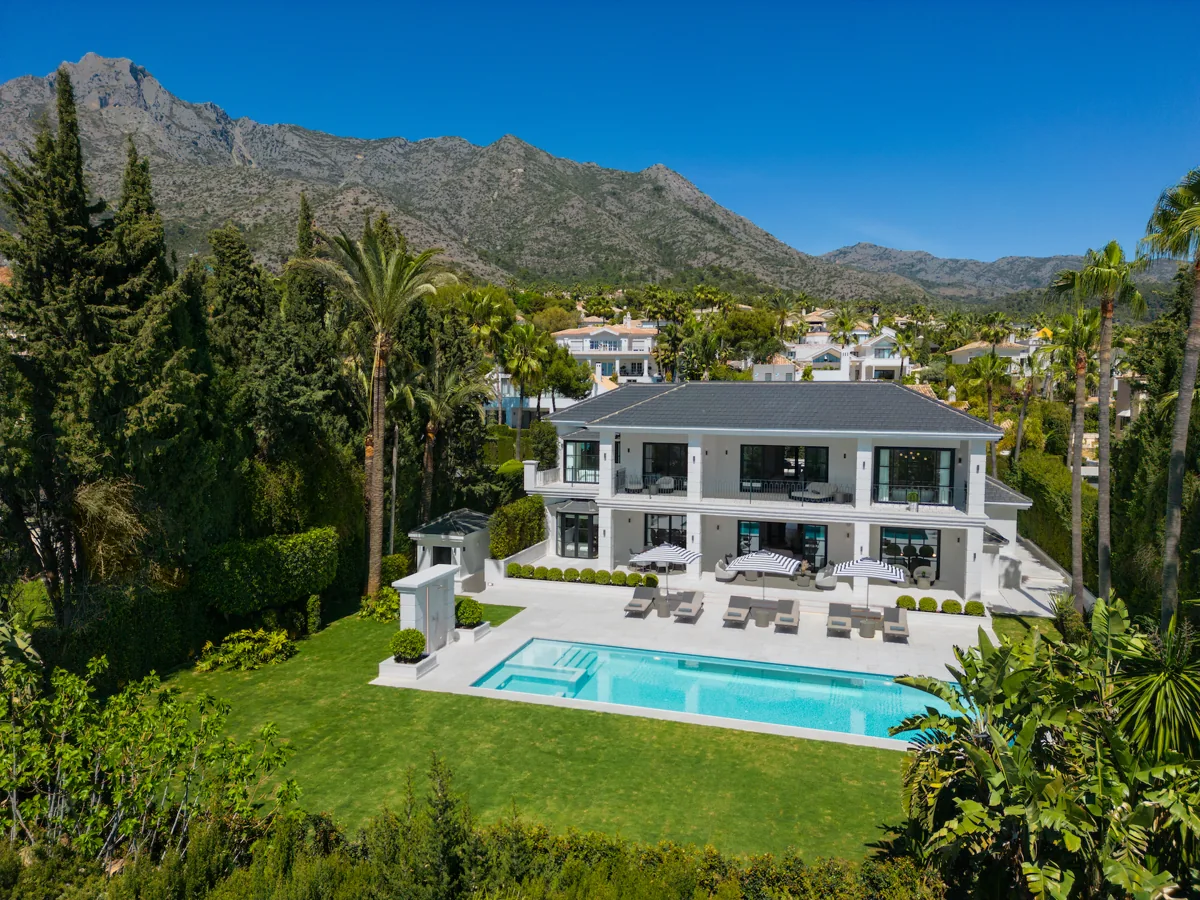 En privat oas i Sierra Blanca, Sierra Blanca, Marbella