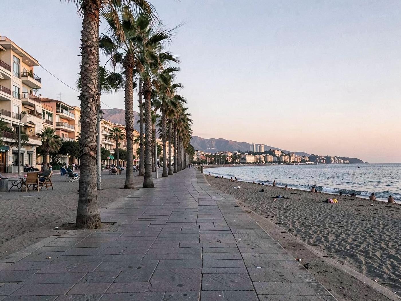 Fuengirola – Svenskt, enkelt och nära